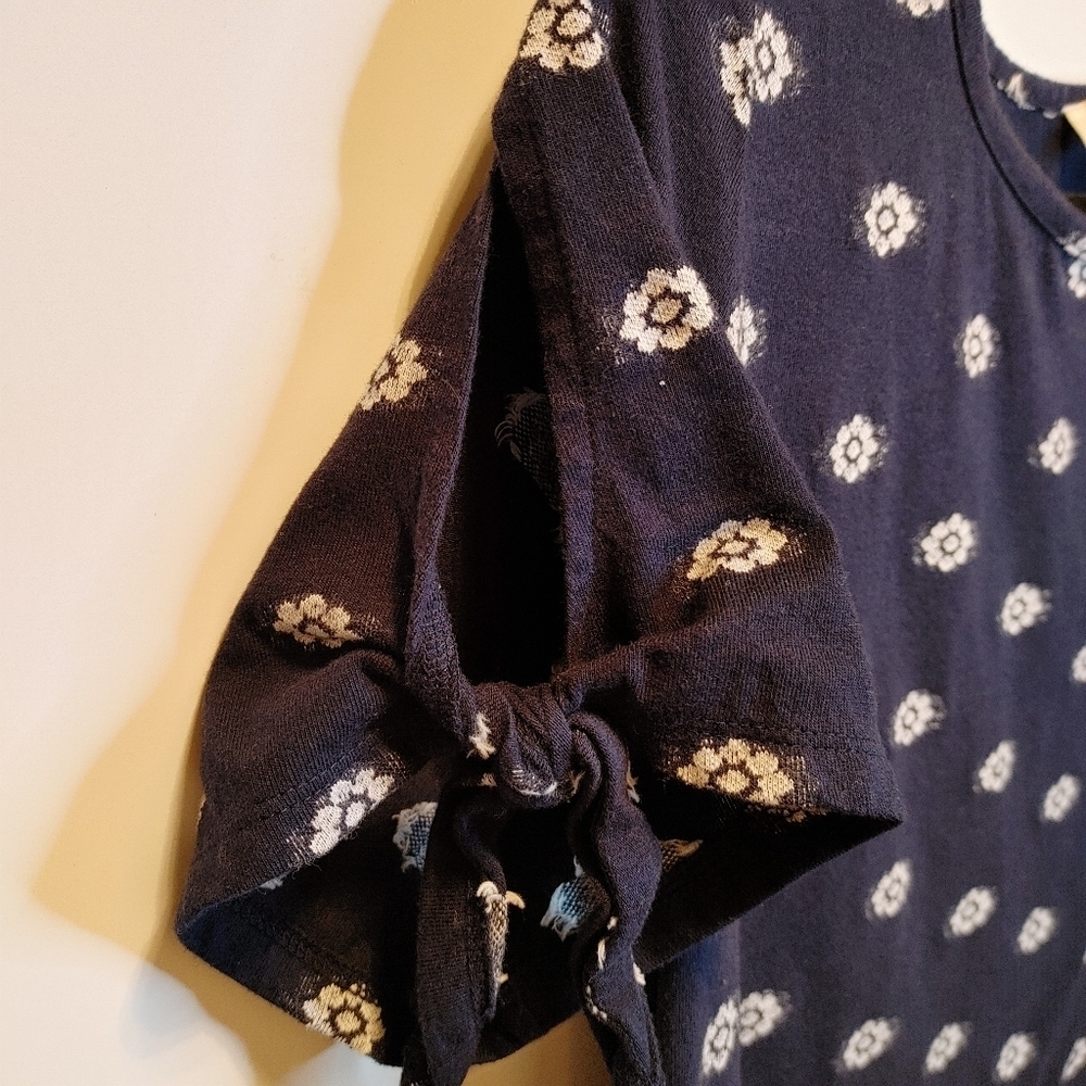 LOFT Navy Blue Floral Print Tie Sleeve Top Medium - Picture 5 of 7